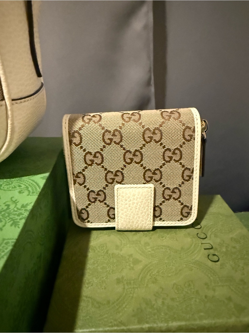New Gucci Beige Wallet